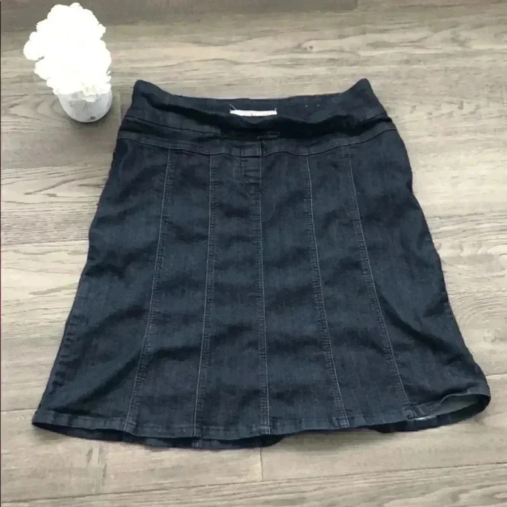 🌸3/$30🌸contrast | Stretchy vintage  jean skirt